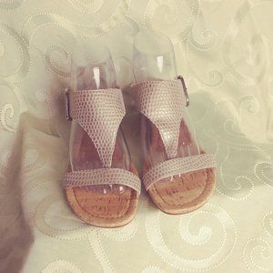 NWOT Doli4 Donald Pliner Womans Wedge Sandal in Platino Snakeskin Styled Leather